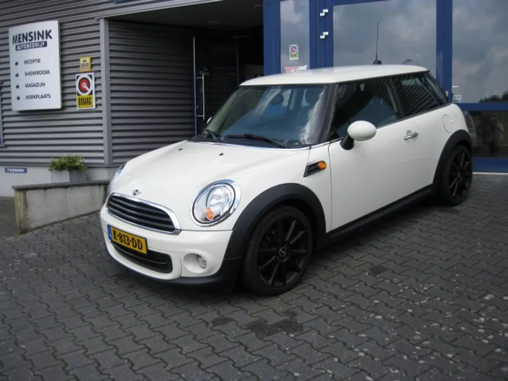 MINI Mini 1.6 75pk One Business Line