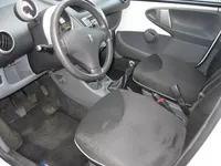 Peugeot 107 1.0 12V 5DR Foto