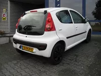 Peugeot 107 1.0 12V 5DR Foto