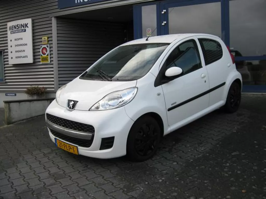 Peugeot 107 1.0 12V 5DR Peugeot 107 1.0 12V 5DR