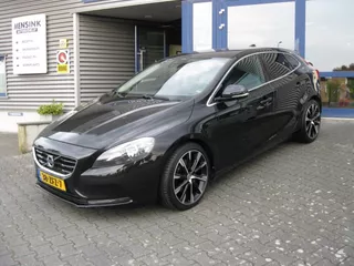 VOLVO V40 1.6 T3 150PK Momentum