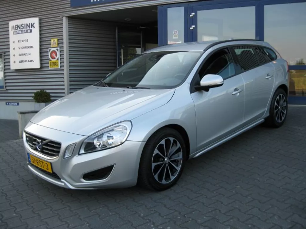 Volvo V60 2.0T 149KW Momentum