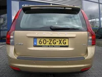 VOLVO V50 2.4 140PK GEARTRONIC Momentum Foto