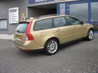 VOLVO V50 2.4 140PK GEARTRONIC Momentum Foto