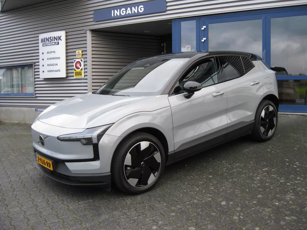 Volvo Ex30 Recharge Pure Extended electric 272pk Plus